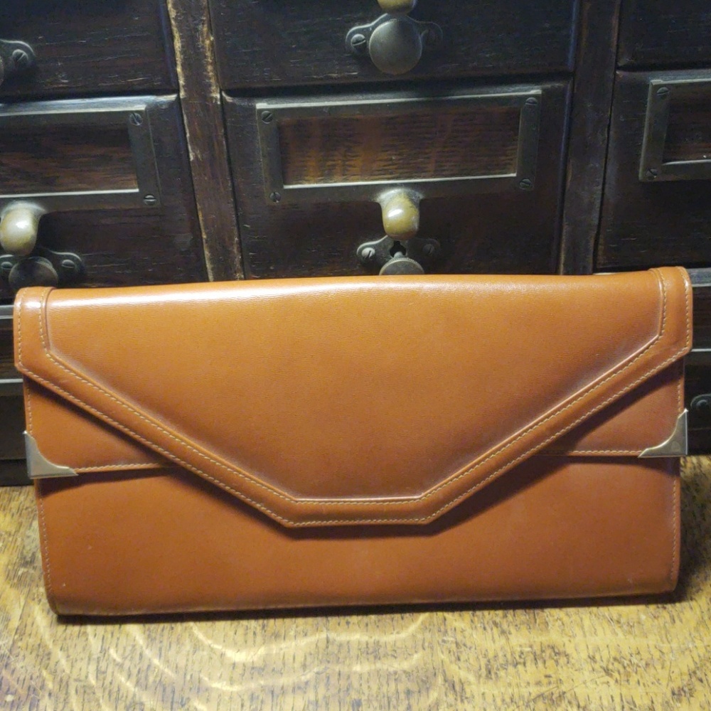 Vintage envelope clutch w/ chain strap